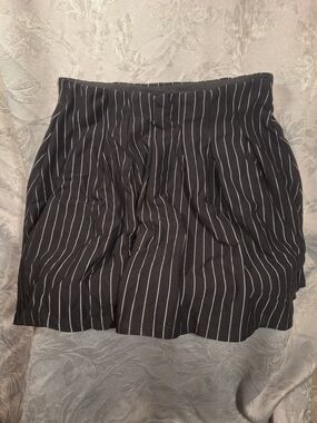 Paperoc Women's Black Pinstripe Skater Skirt Women's L